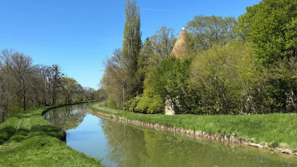Spot en Bourgogne à coté des ruines du Champvert